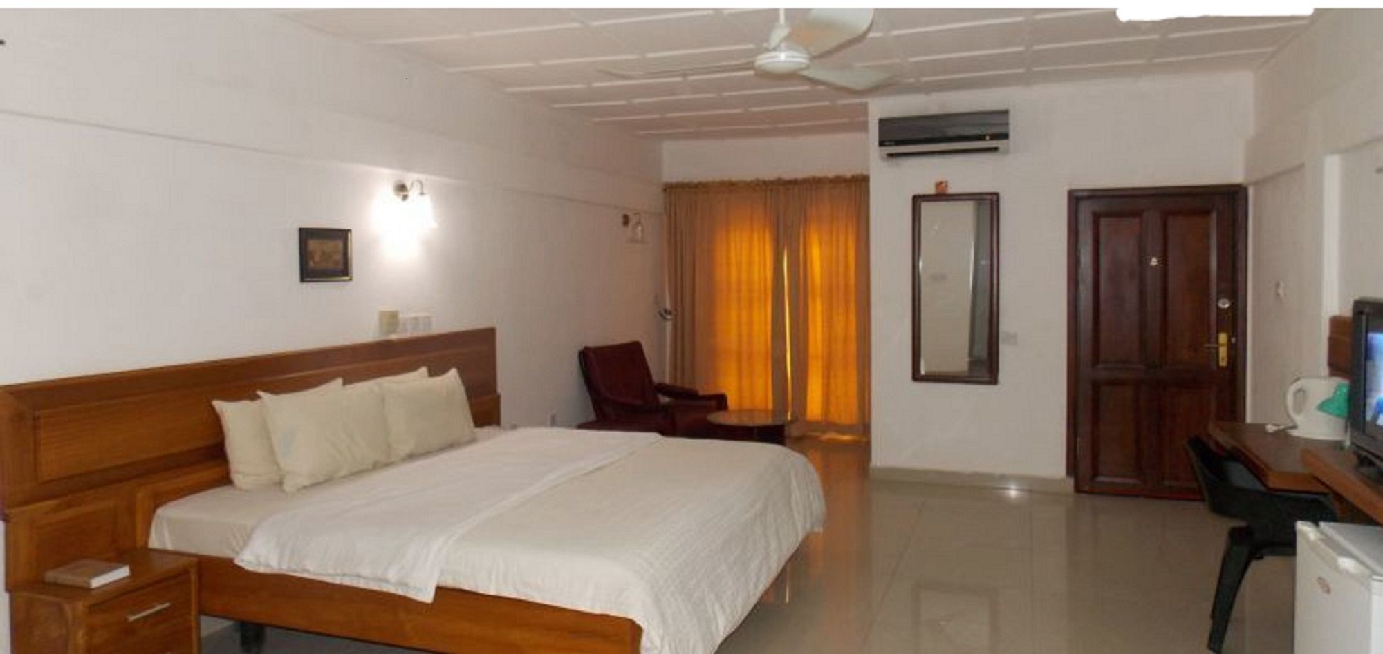 Magbon Whispering Palms Resort מראה חיצוני תמונה