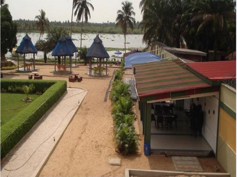 Magbon Whispering Palms Resort מראה חיצוני תמונה
